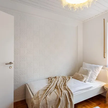 Scandinavian Apartment *